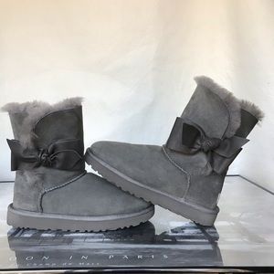 Ugg Daelynn bow Boots Grey size 6 37 women's boot sheepskin gray shearling